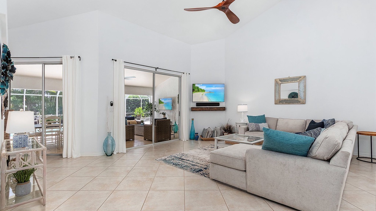 Photo of Livingroom in Crown Pointe