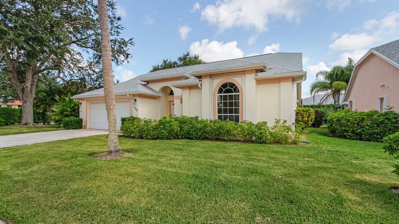 Photo of Outdoor in Crown Pointe