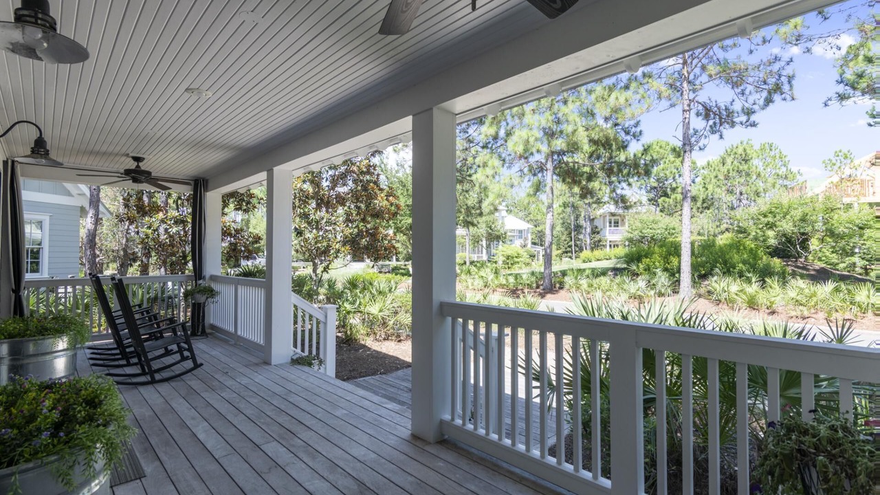 Photo of Patio Balcony in Forest District