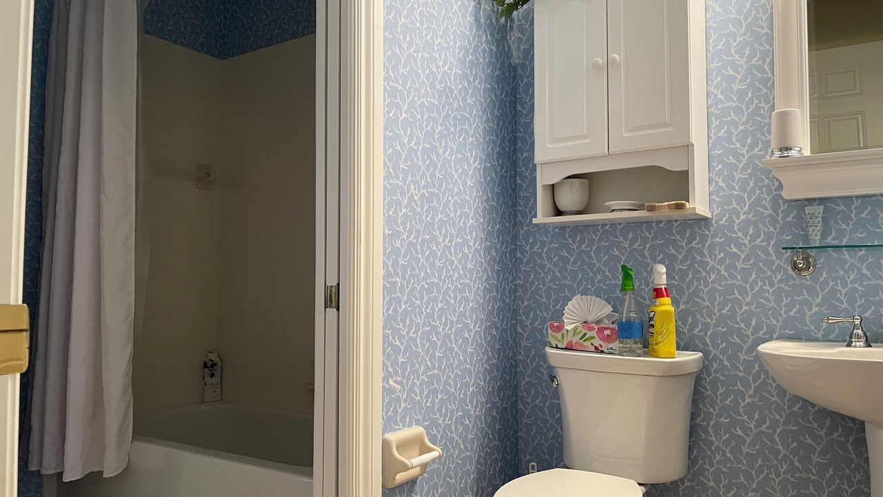 Photo of Bathroom in Naples