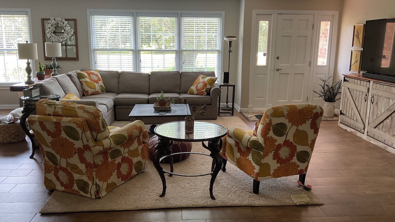 Photo of Livingroom in Thomas Drive