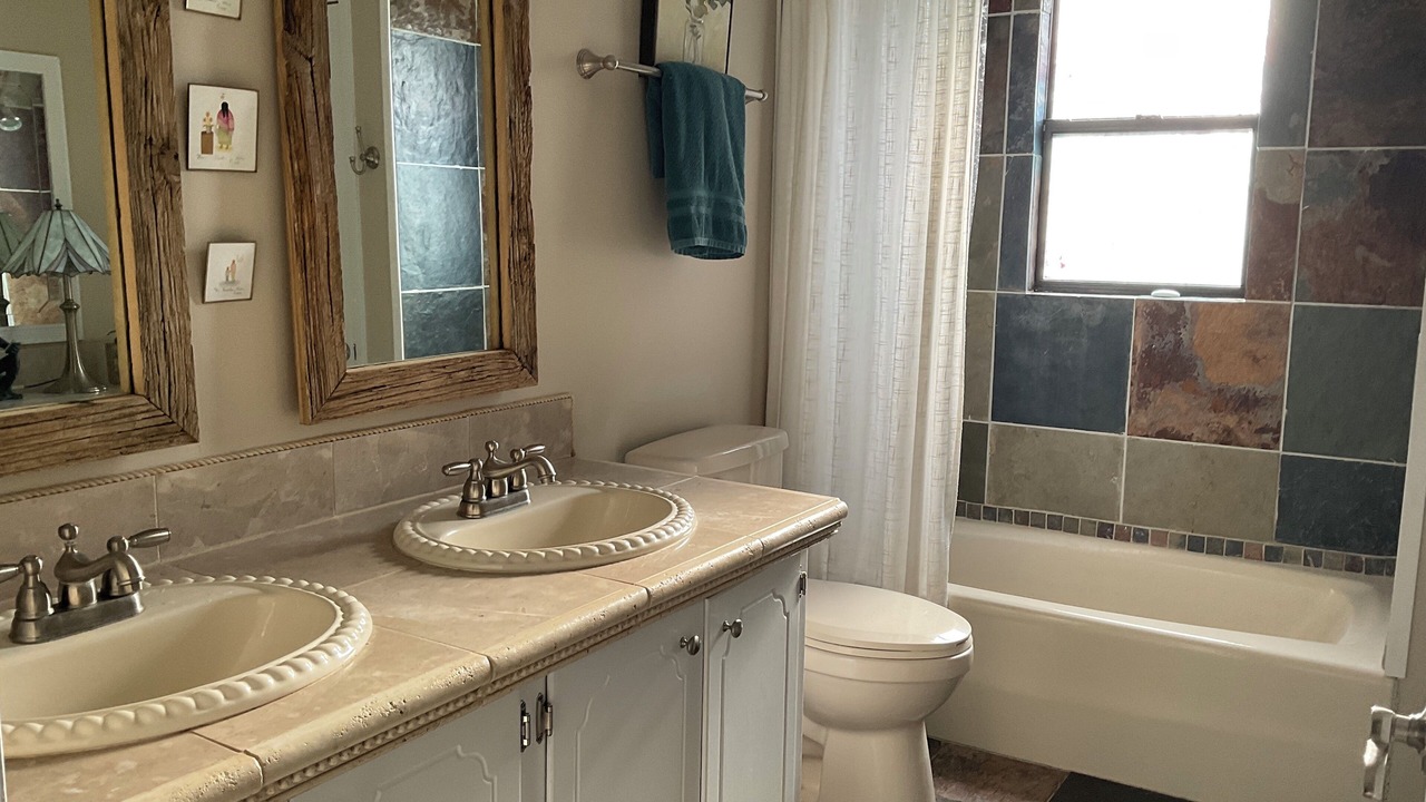 Photo of Bathroom in Thomas Drive