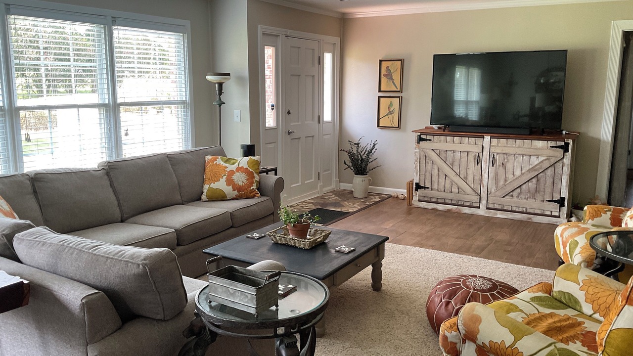 Photo of Livingroom in Thomas Drive