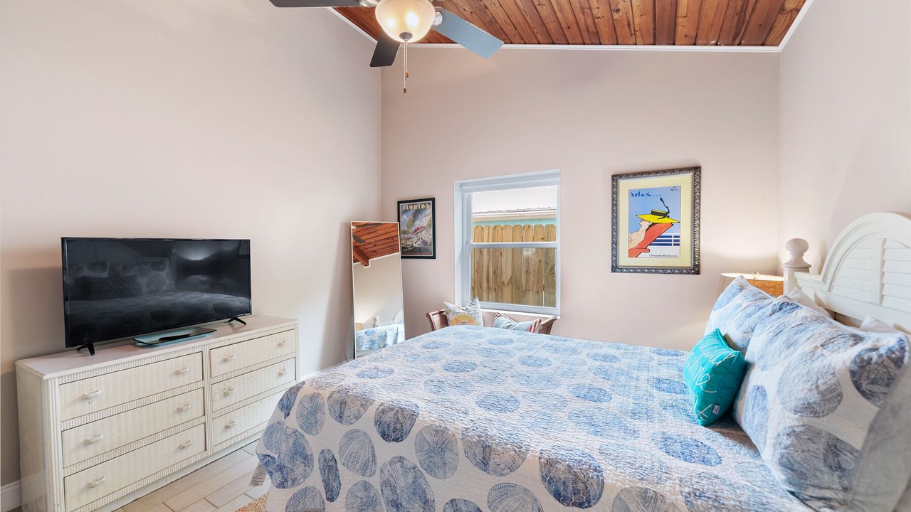 Photo of Bedroom in Laguna Beach Estates