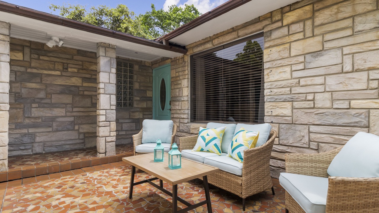Photo of Patio Balcony in Mango Groves