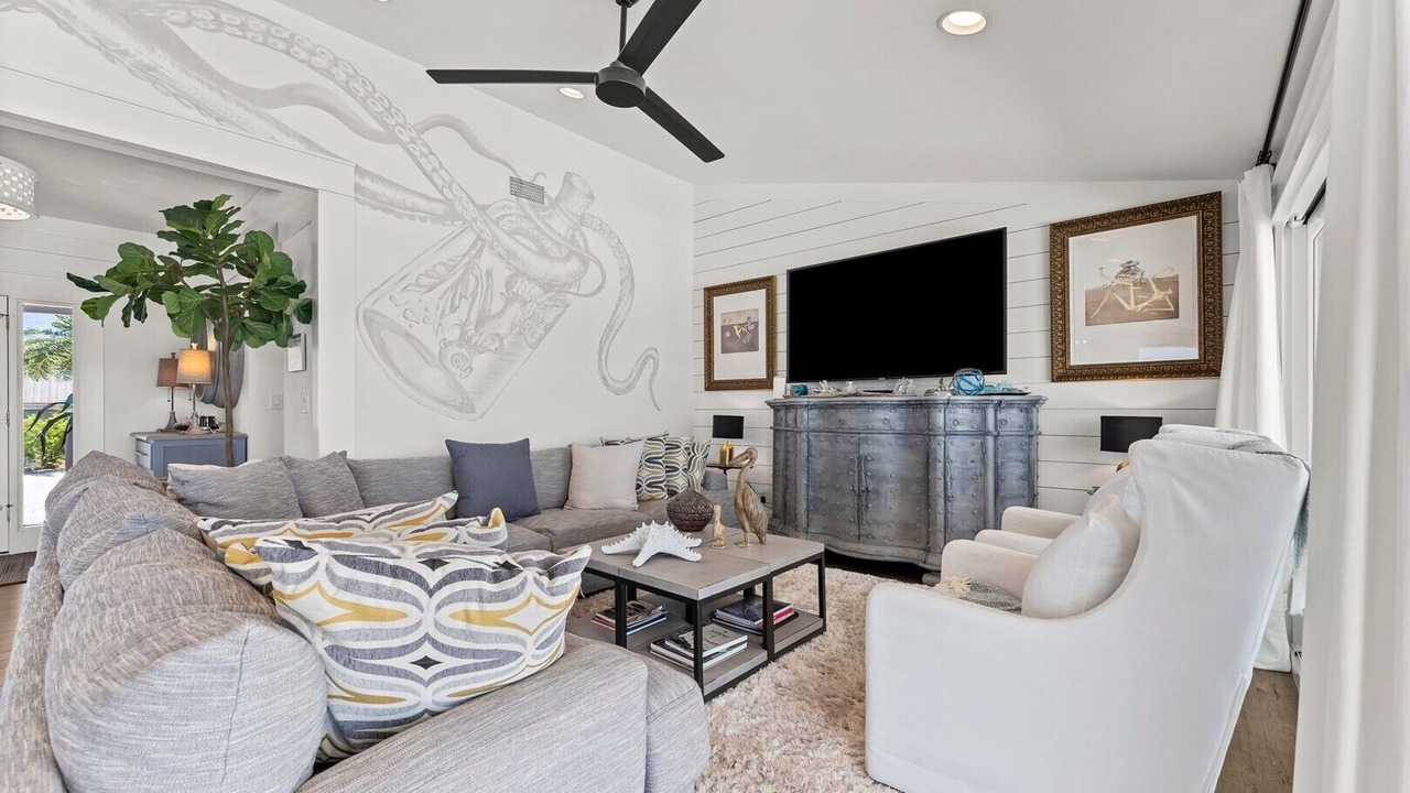 Photo of Livingroom in Gwaltney Estate