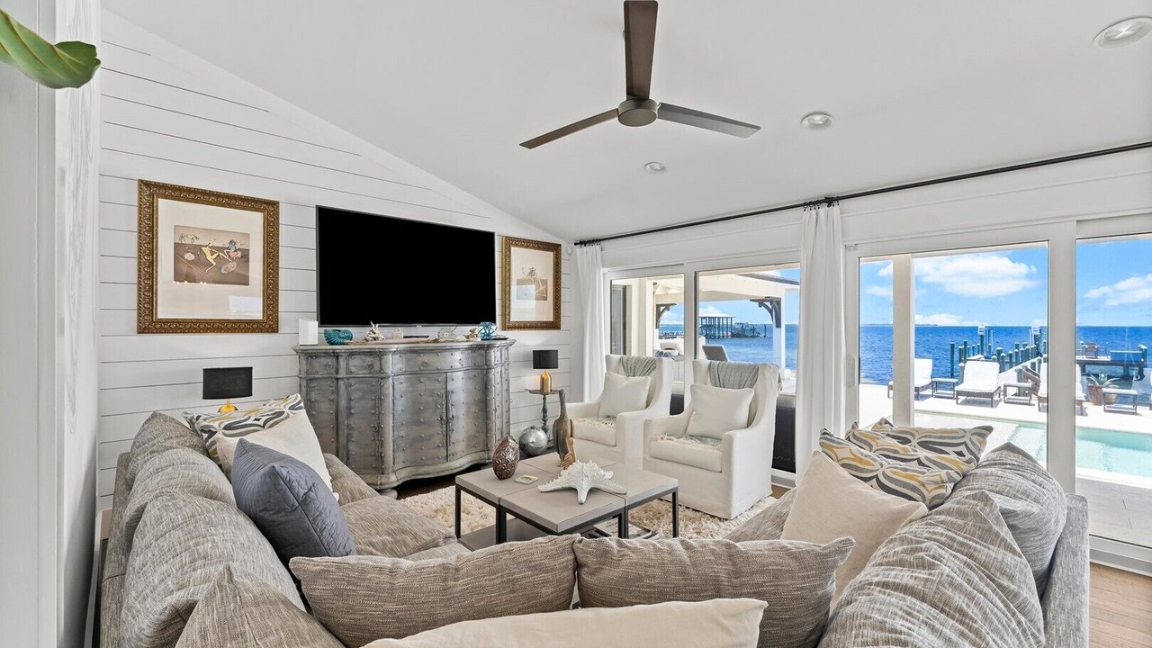 Photo of Livingroom in Gwaltney Estate