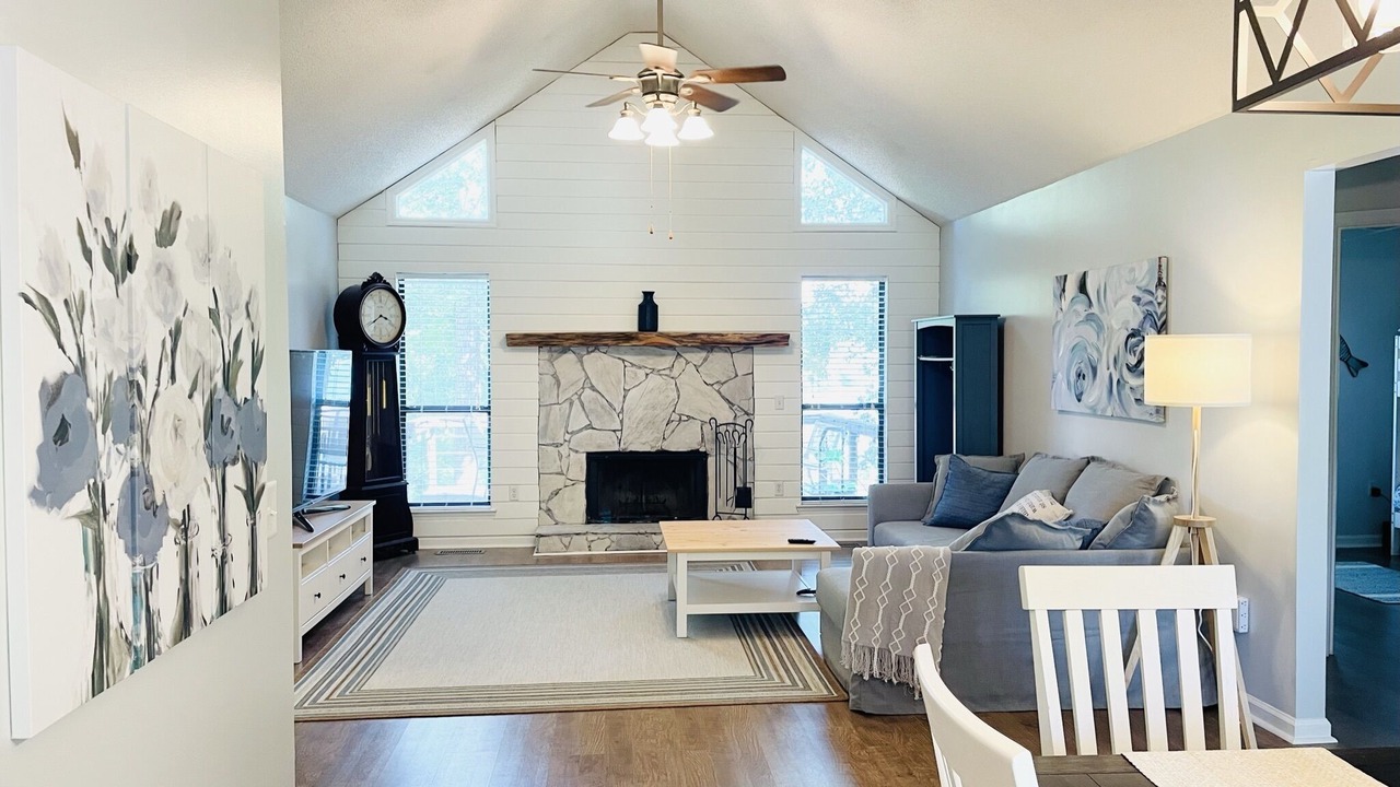 Photo of Livingroom in Crane Hill