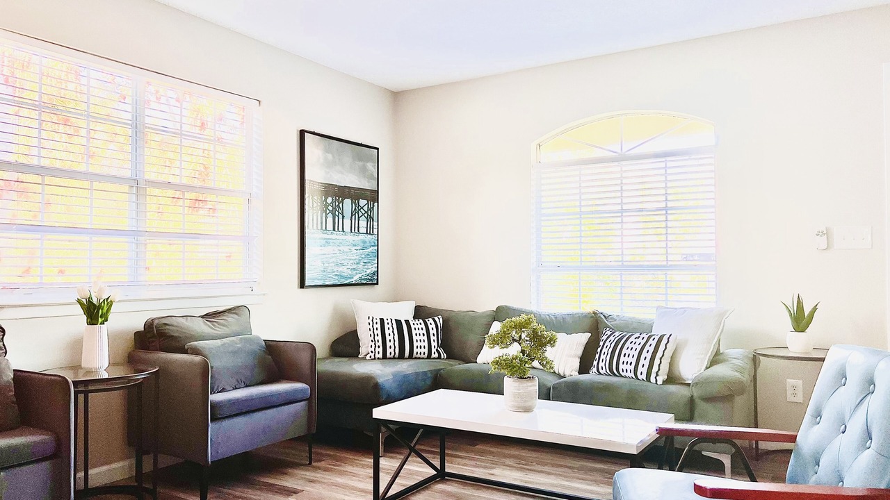 Photo of Livingroom in Bay VIew Addition