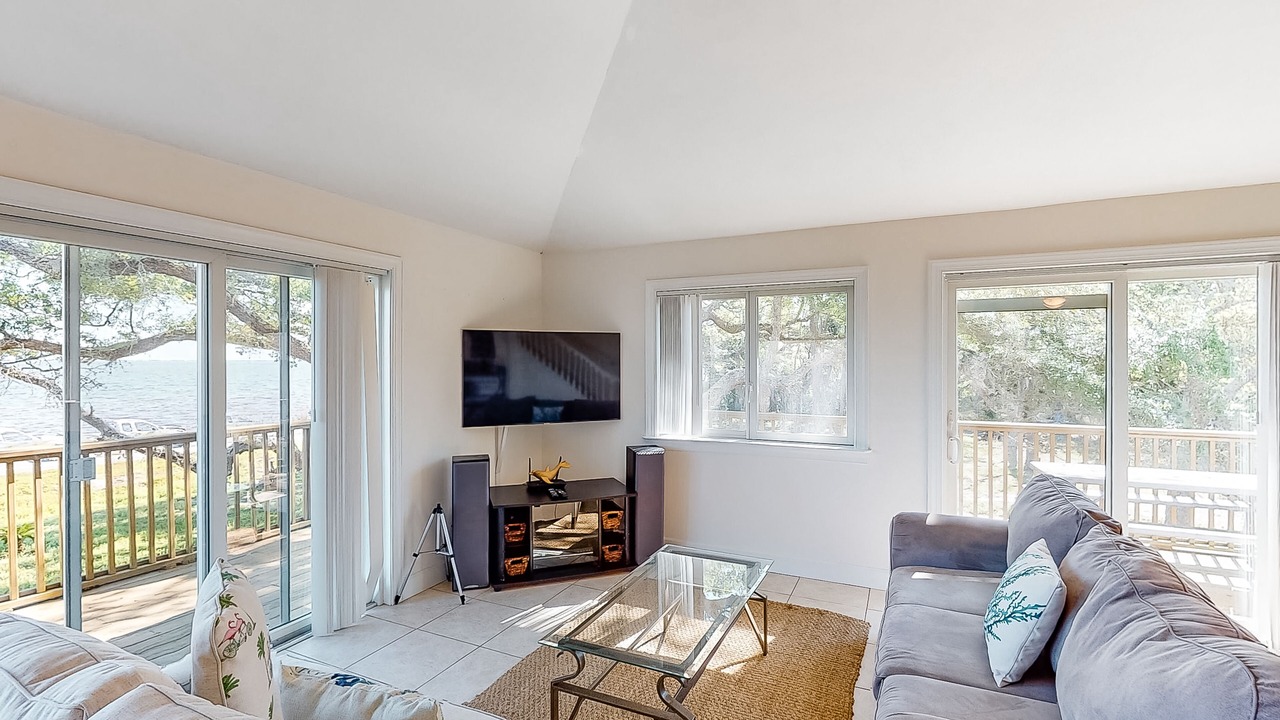 Photo of Livingroom in Eastpoint