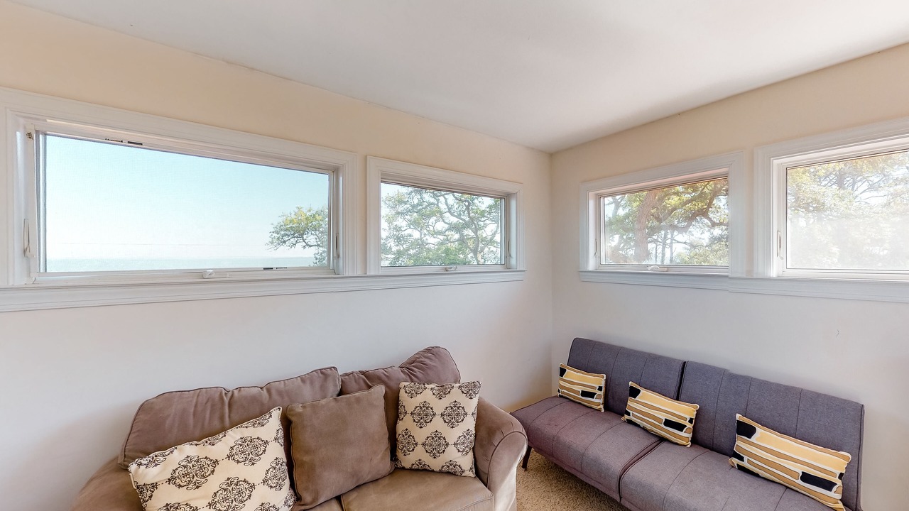 Photo of Livingroom in Eastpoint