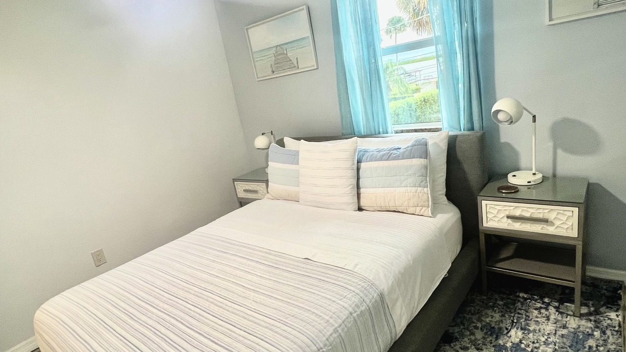 Photo of Bedroom in Edgewater