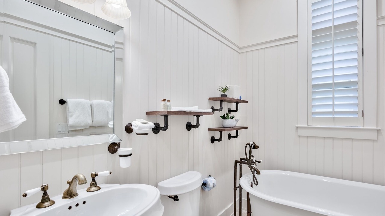 Photo of Bathroom in Forest District