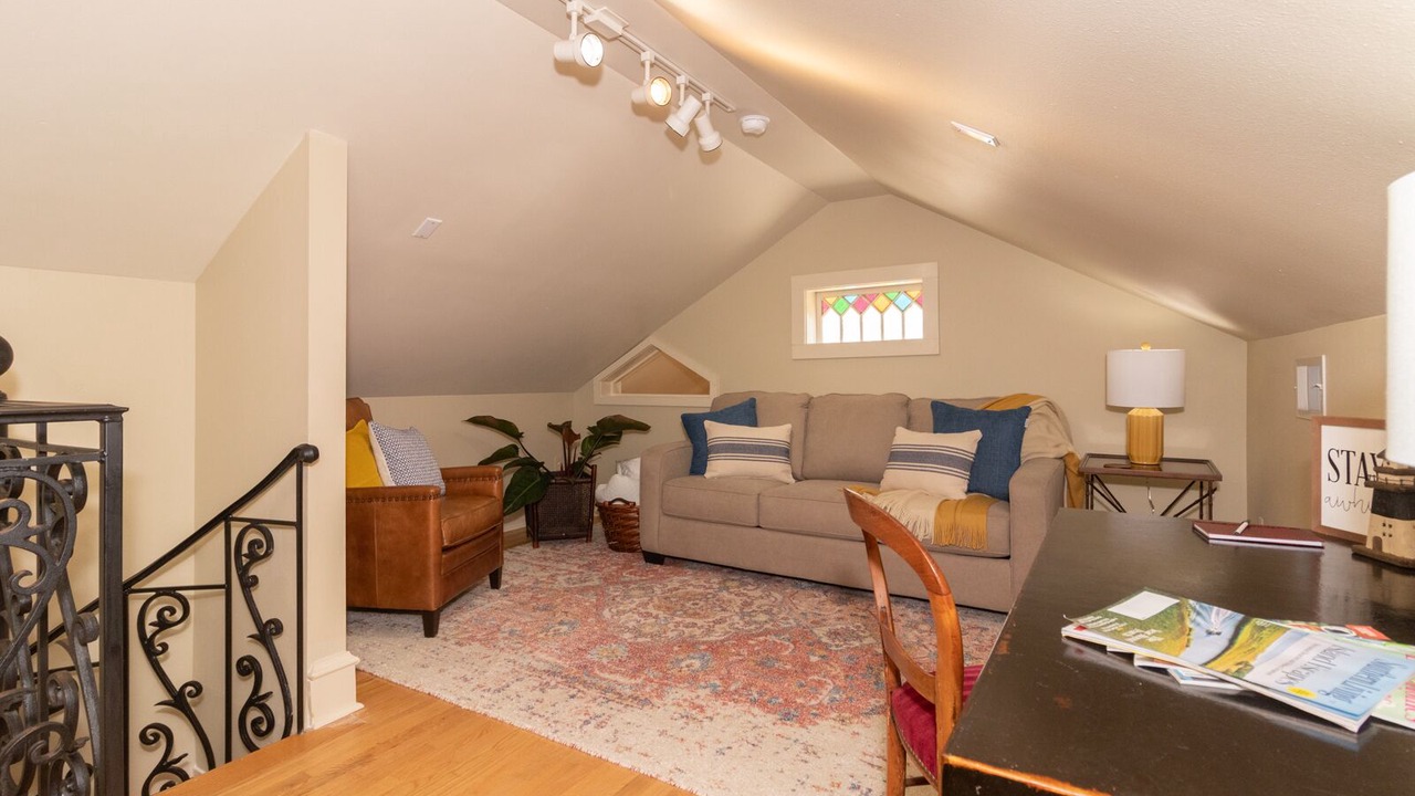 Photo of Livingroom in Madisonville
