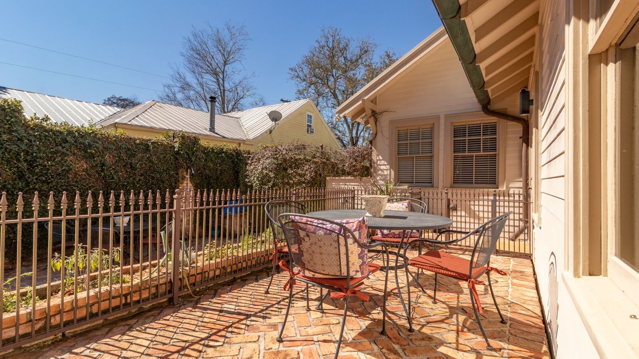 Photo of Outdoor in Madisonville