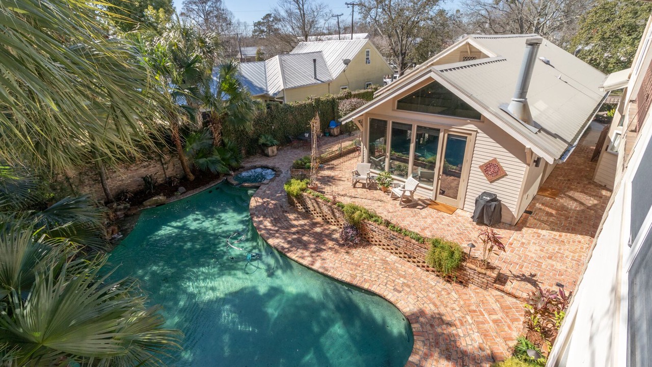 Photo of Outdoor in Madisonville