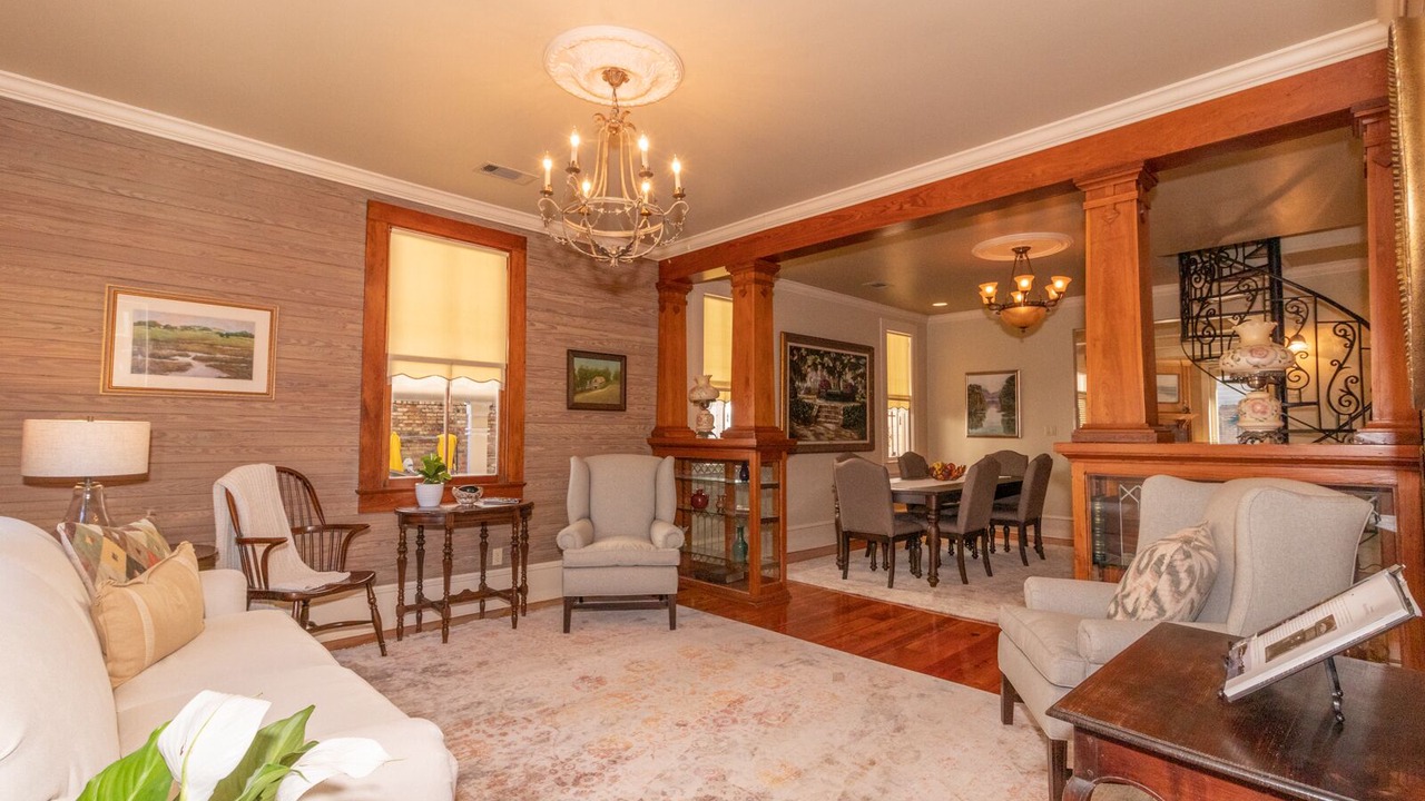 Photo of Livingroom in Madisonville