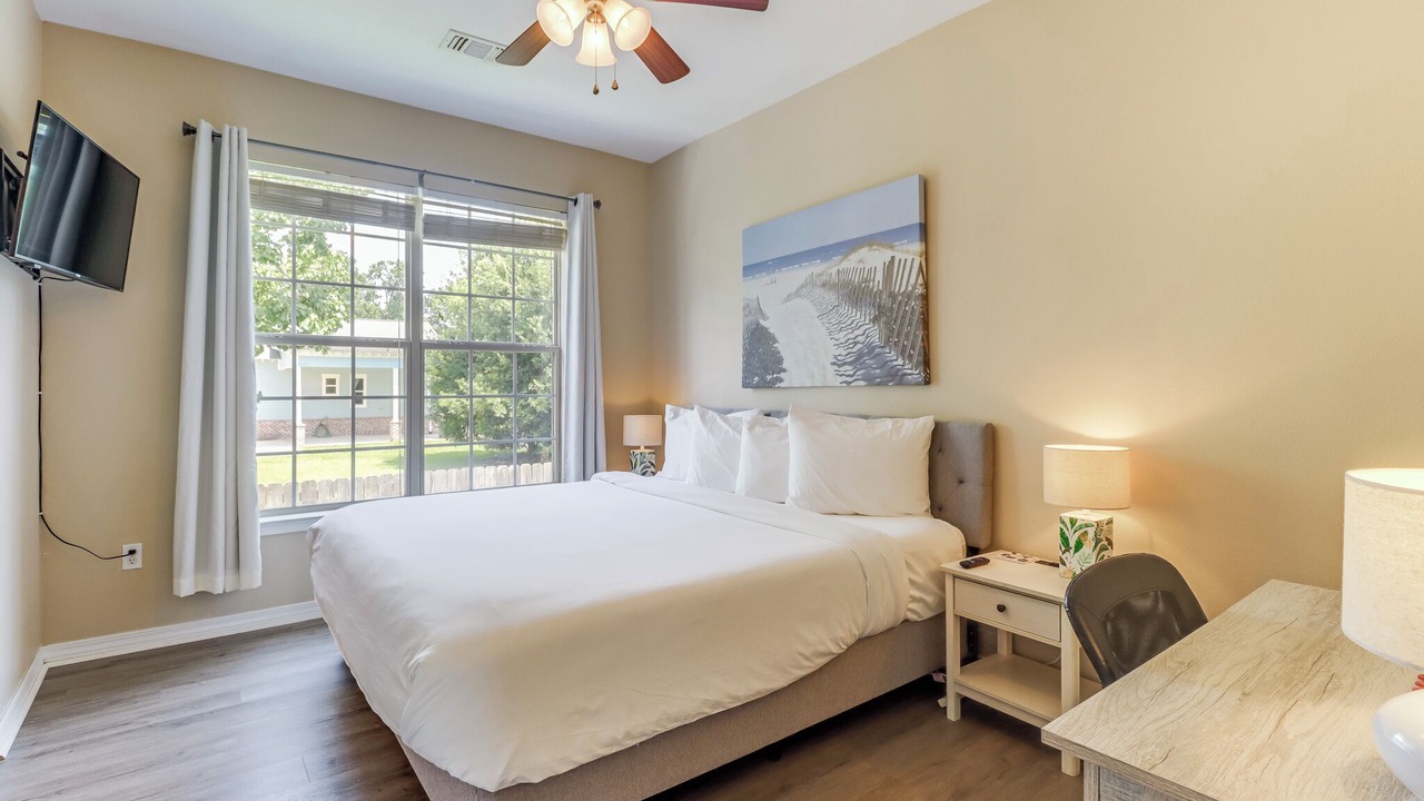 Photo of Bedroom in Long Beach