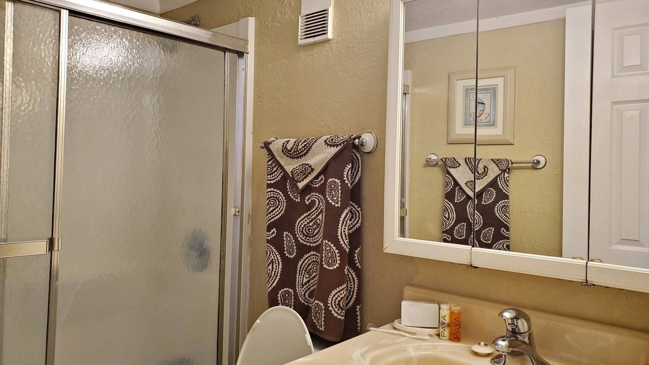 Photo of Bathroom in Lenox Park