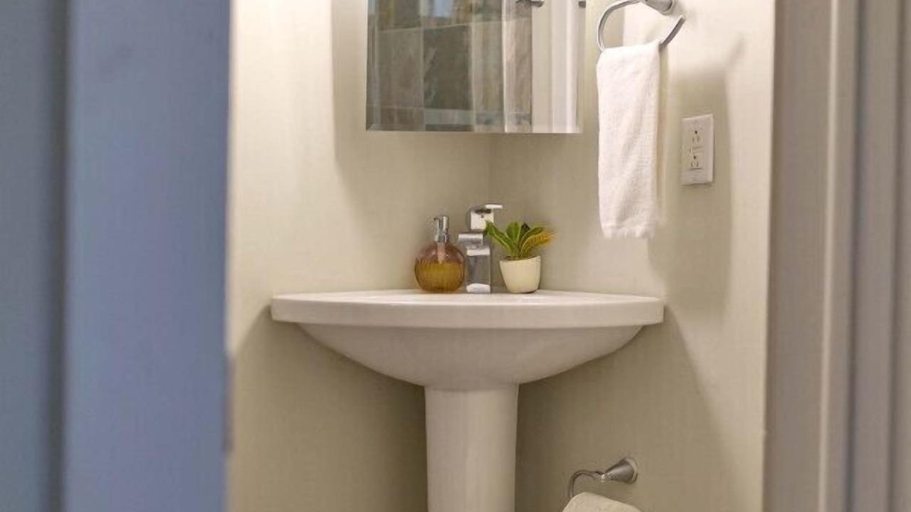Photo of Bathroom in Old East Hill