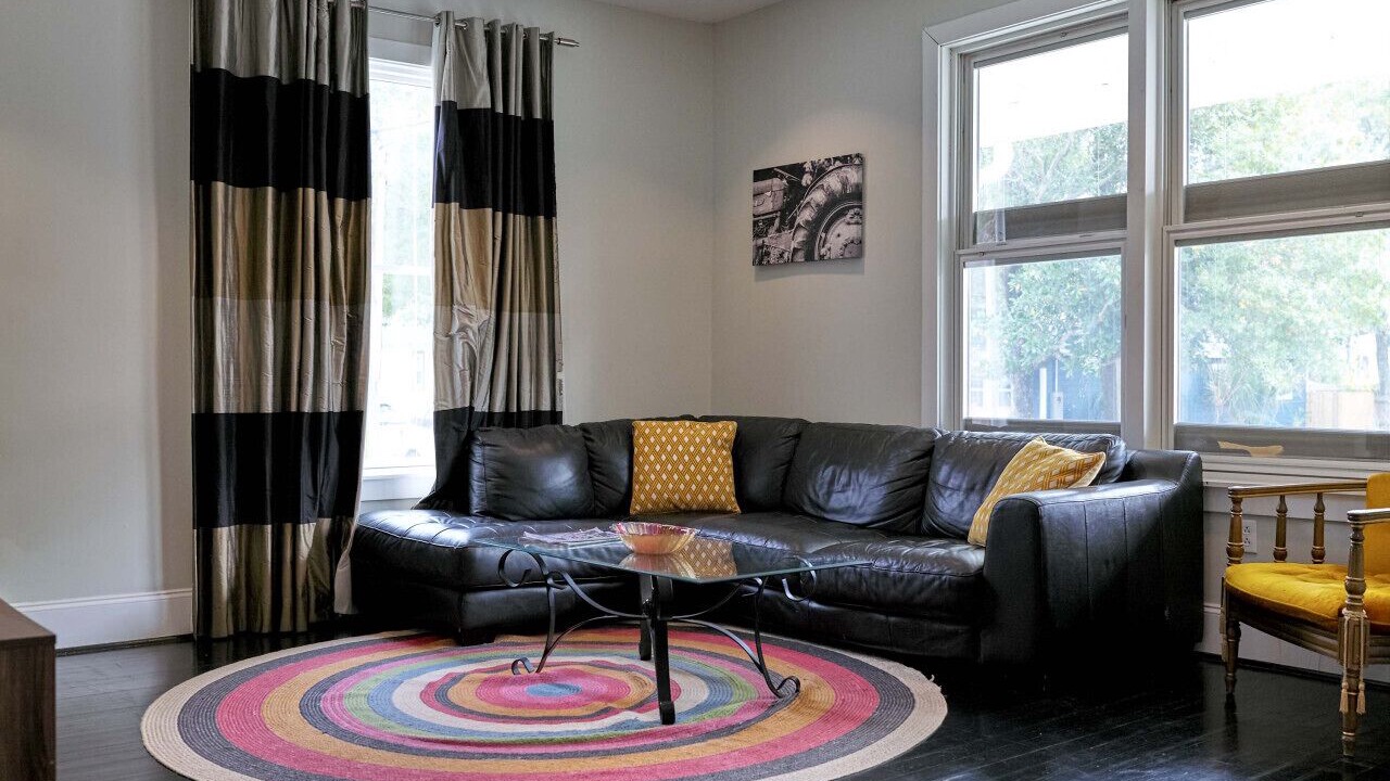 Photo of Livingroom in Old East Hill