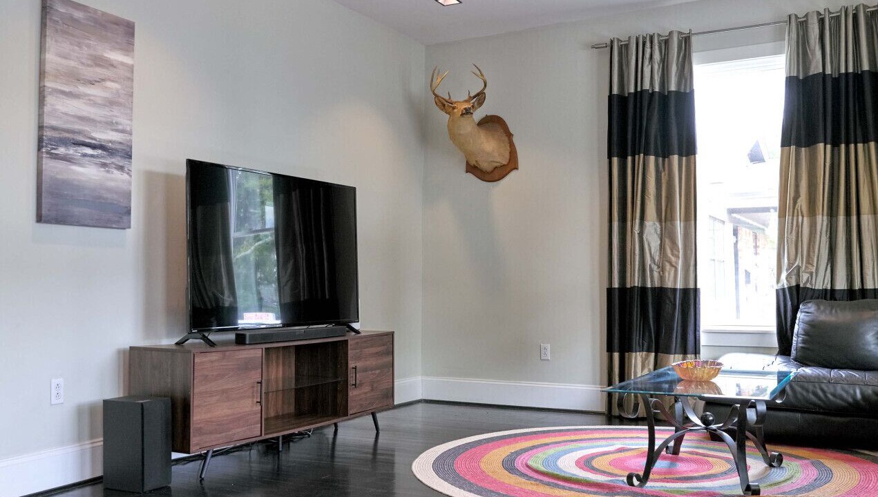 Photo of Livingroom in Old East Hill
