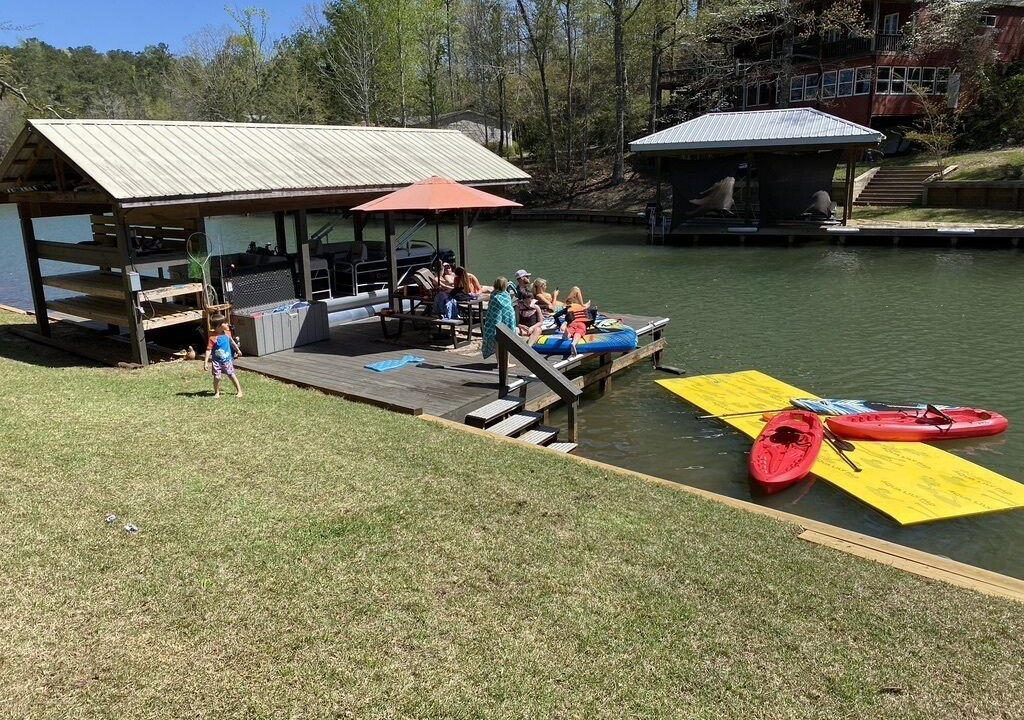 Photo of Others in Dadeville