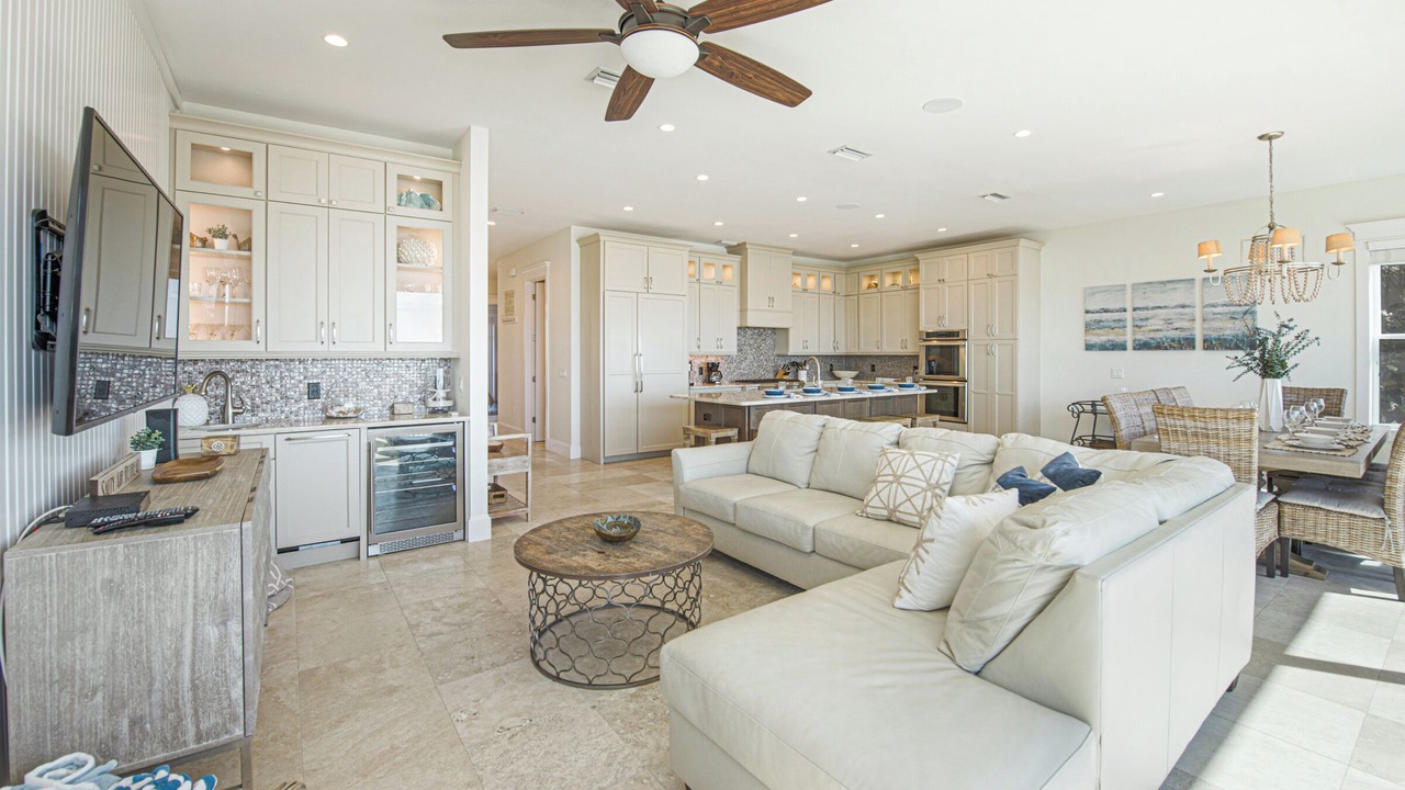 Photo of Livingroom in Bradenton Beach