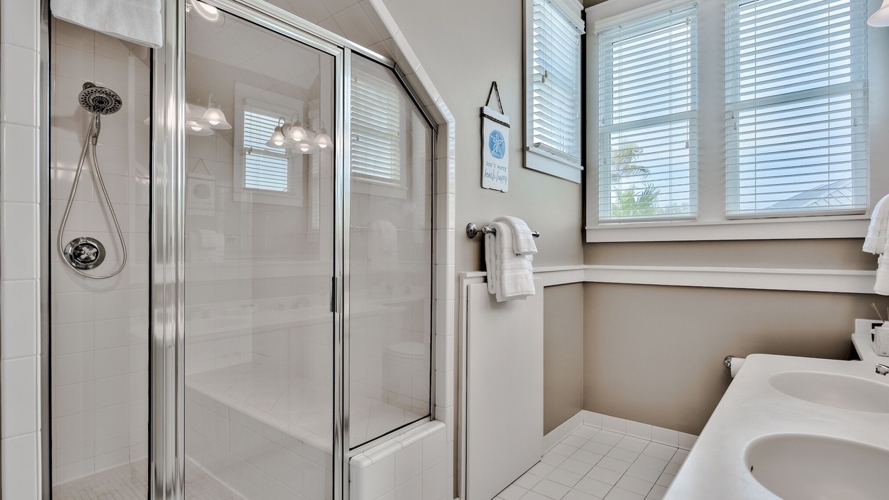 Photo of Bathroom in Sunnyside