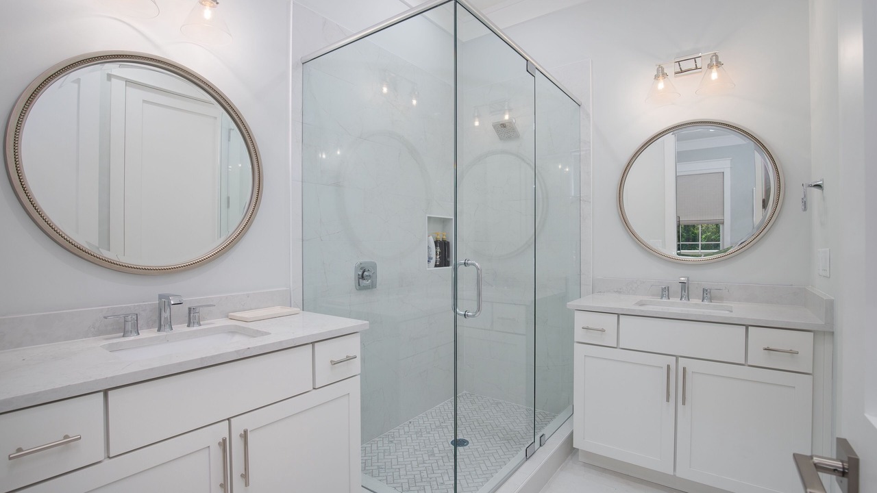 Photo of Bathroom in Lakeside at Blue Mountain Beach