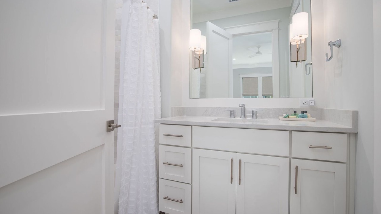 Photo of Bathroom in Lakeside at Blue Mountain Beach