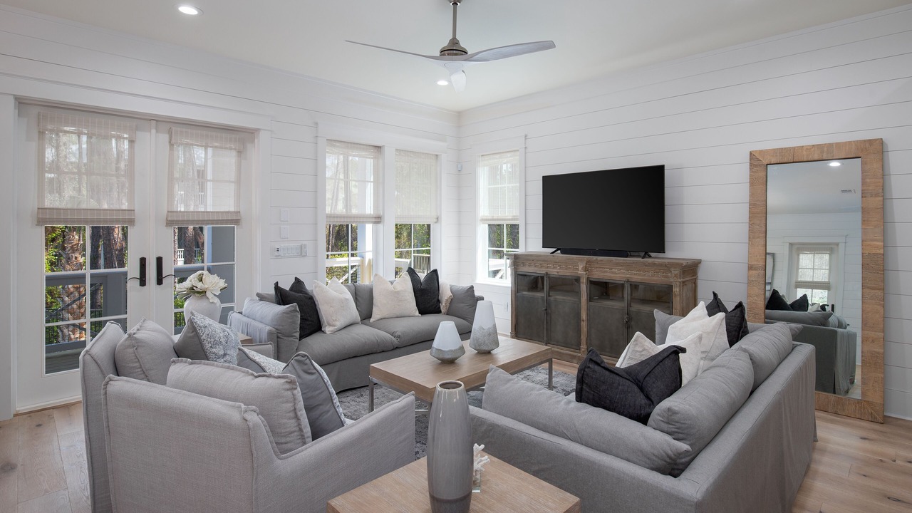 Photo of Livingroom in Lakeside at Blue Mountain Beach