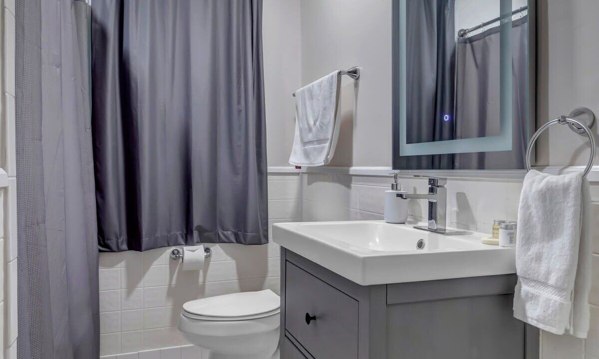 Photo of Bathroom in Avondale
