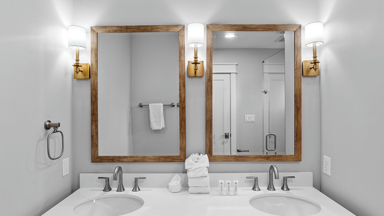 Photo of Bathroom in Gulfview Heights