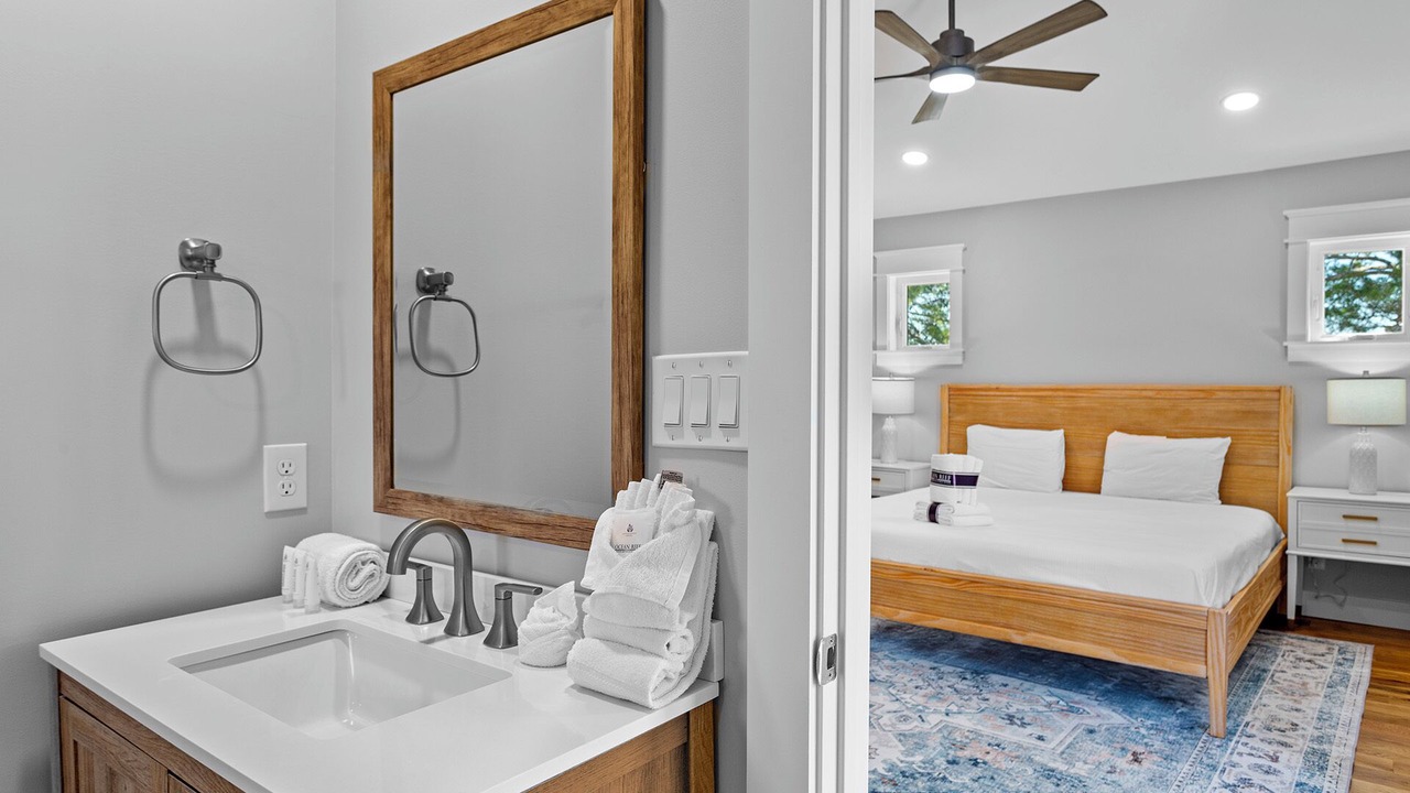 Photo of Bathroom in Gulfview Heights