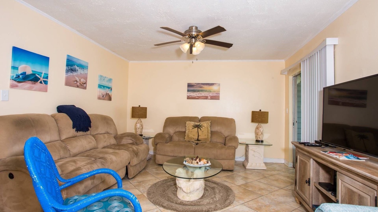 Photo of Livingroom in Shalimar