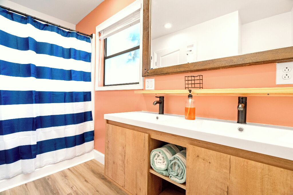 Photo of Bathroom in Treasure Island