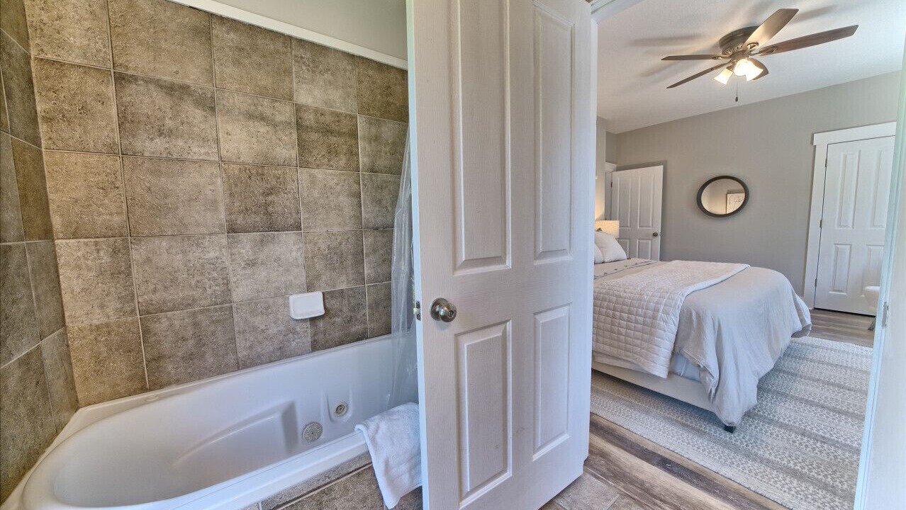 Photo of Bathroom in Summer Breeze
