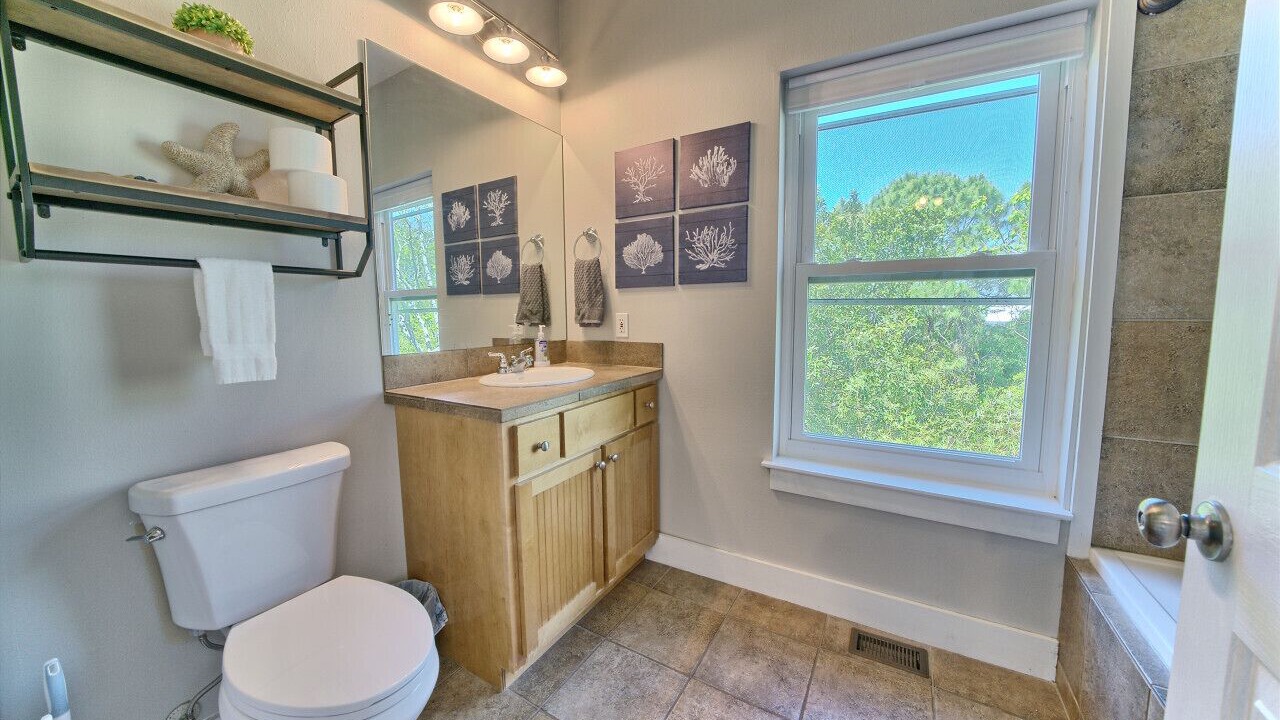 Photo of Bathroom in Summer Breeze