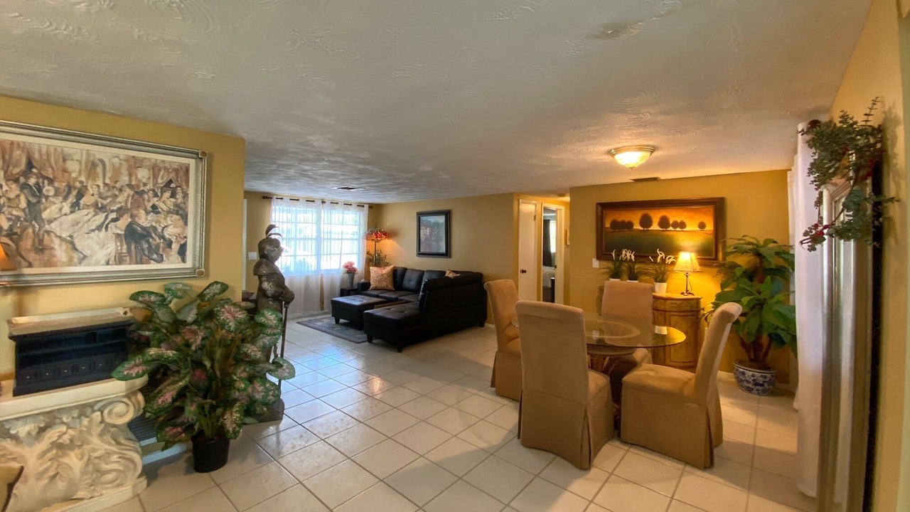 Photo of Bedroom in Aloha Gardens