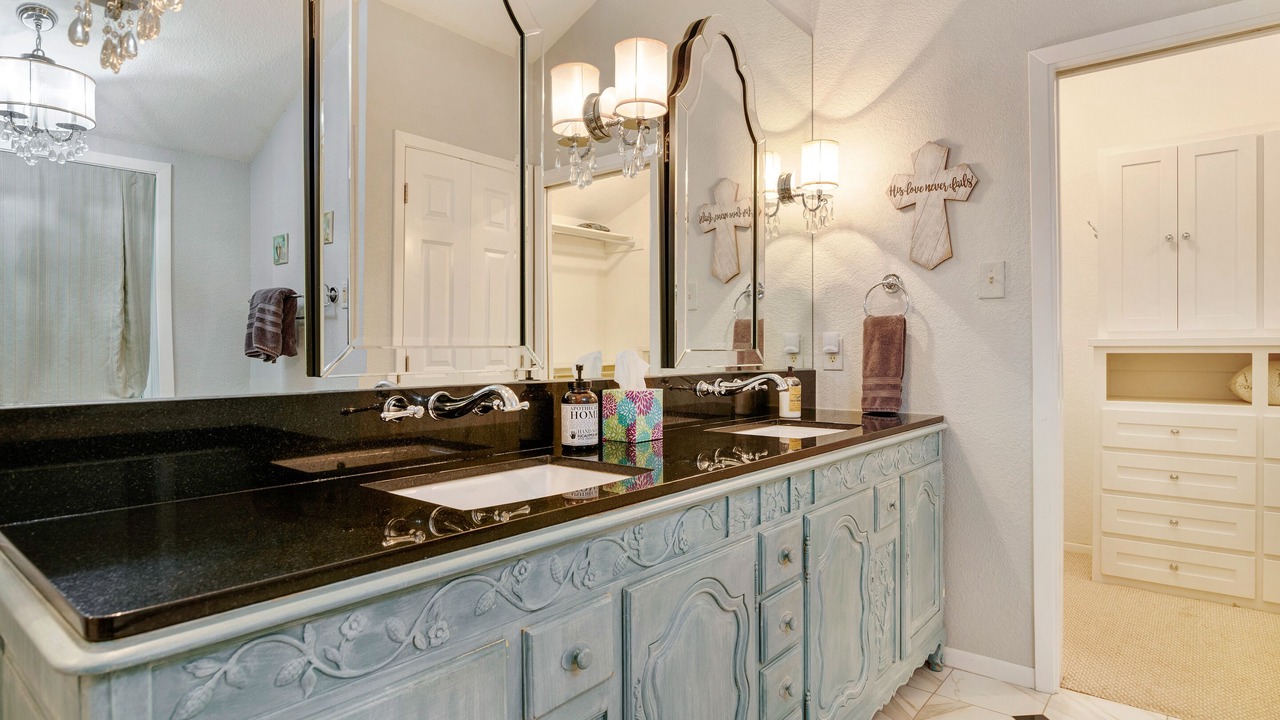Photo of Bathroom in Holly Lake Ranch