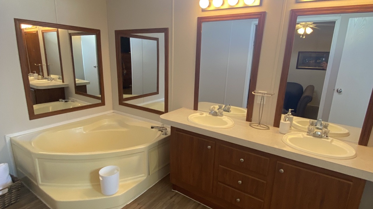 Photo of Bathroom in Hackberry