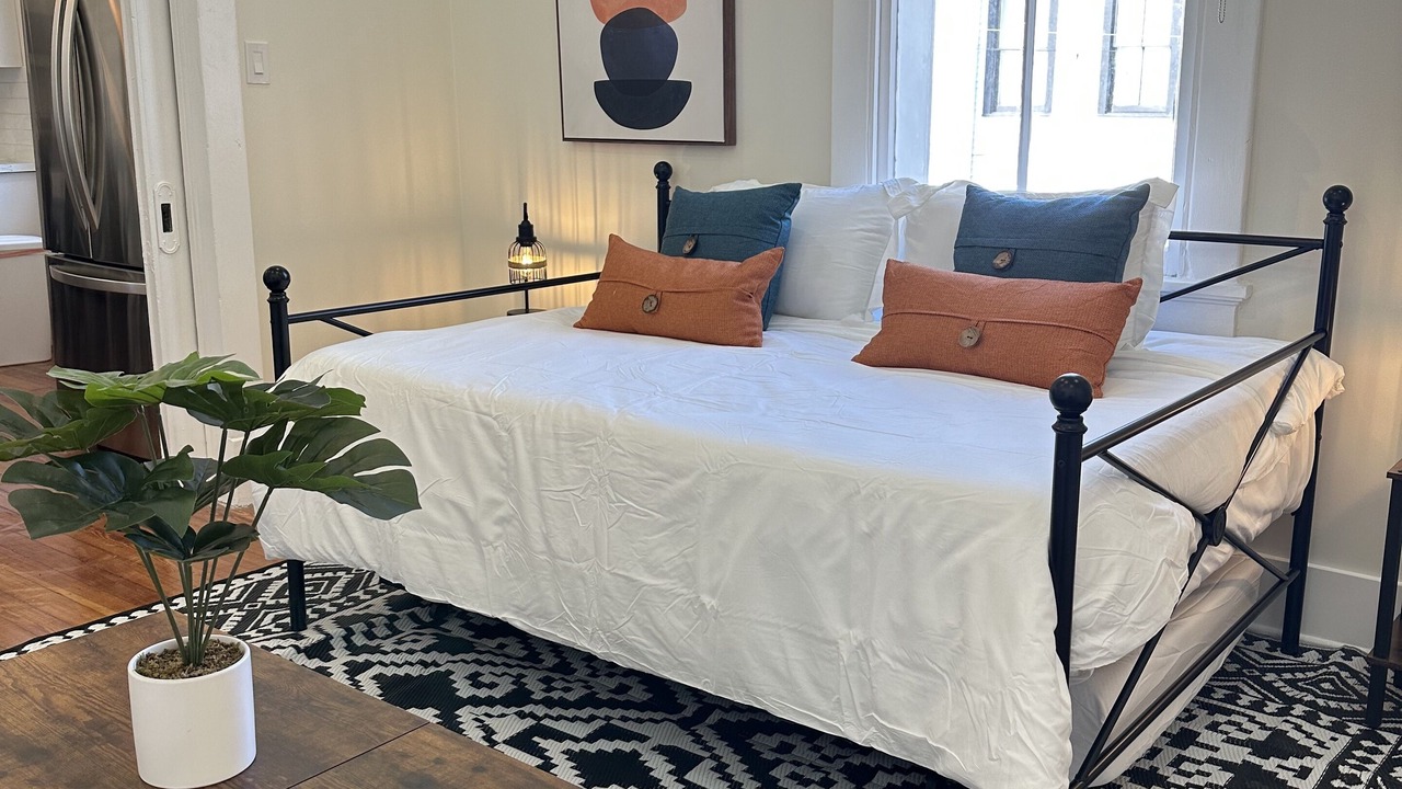 Photo of Bedroom in Mid-City
