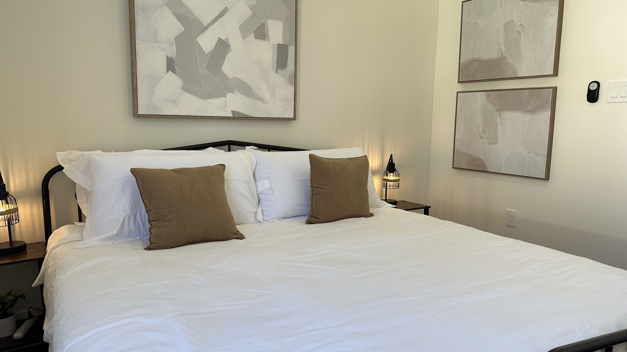 Photo of Bedroom in Mid-City