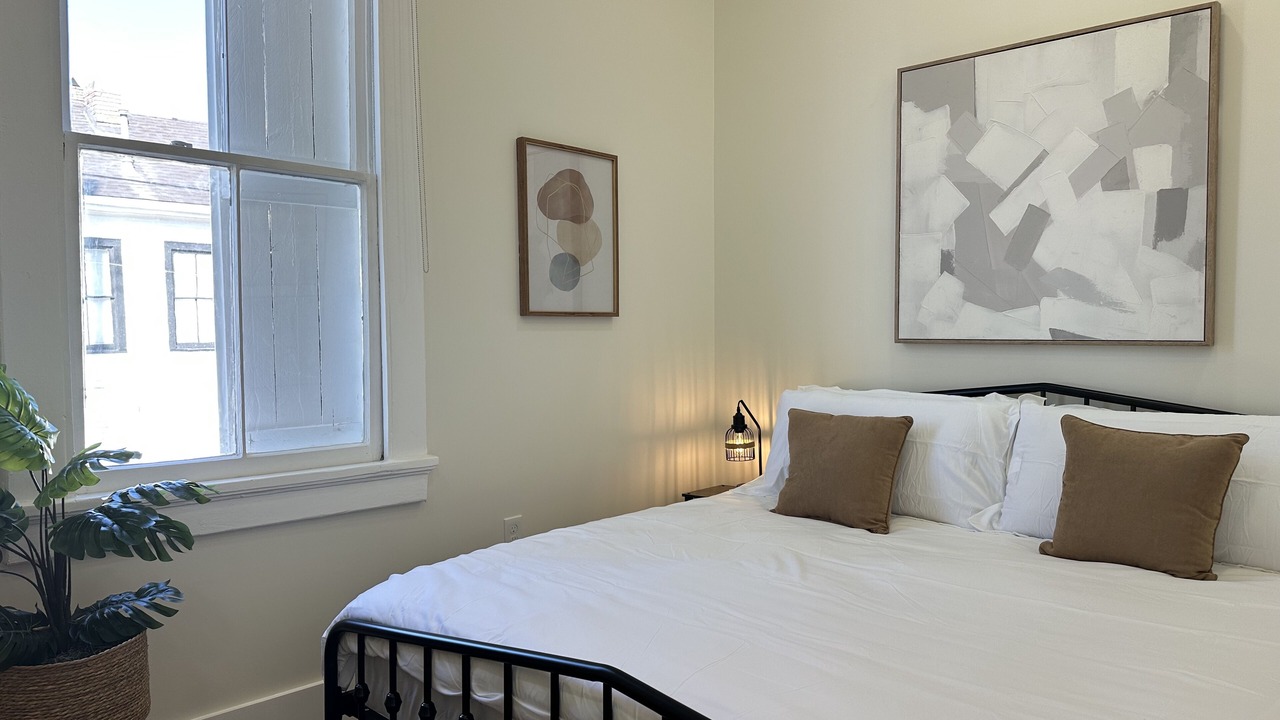 Photo of Bedroom in Mid-City