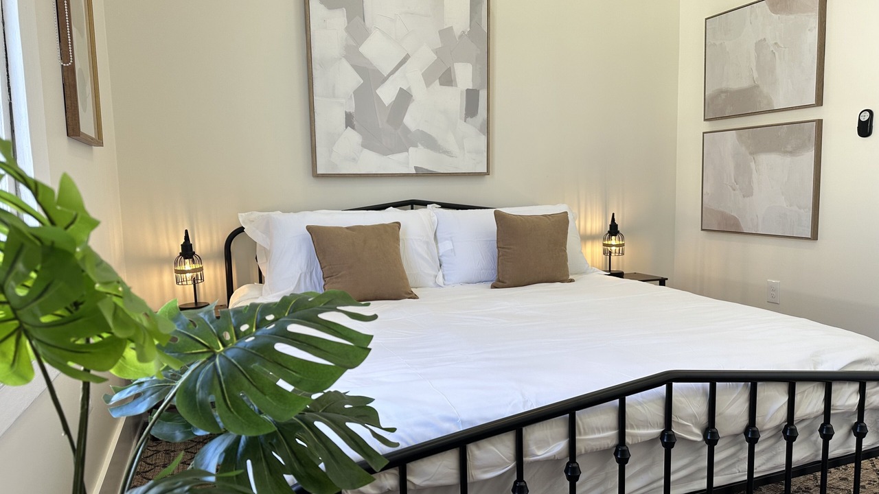 Photo of Bedroom in Mid-City
