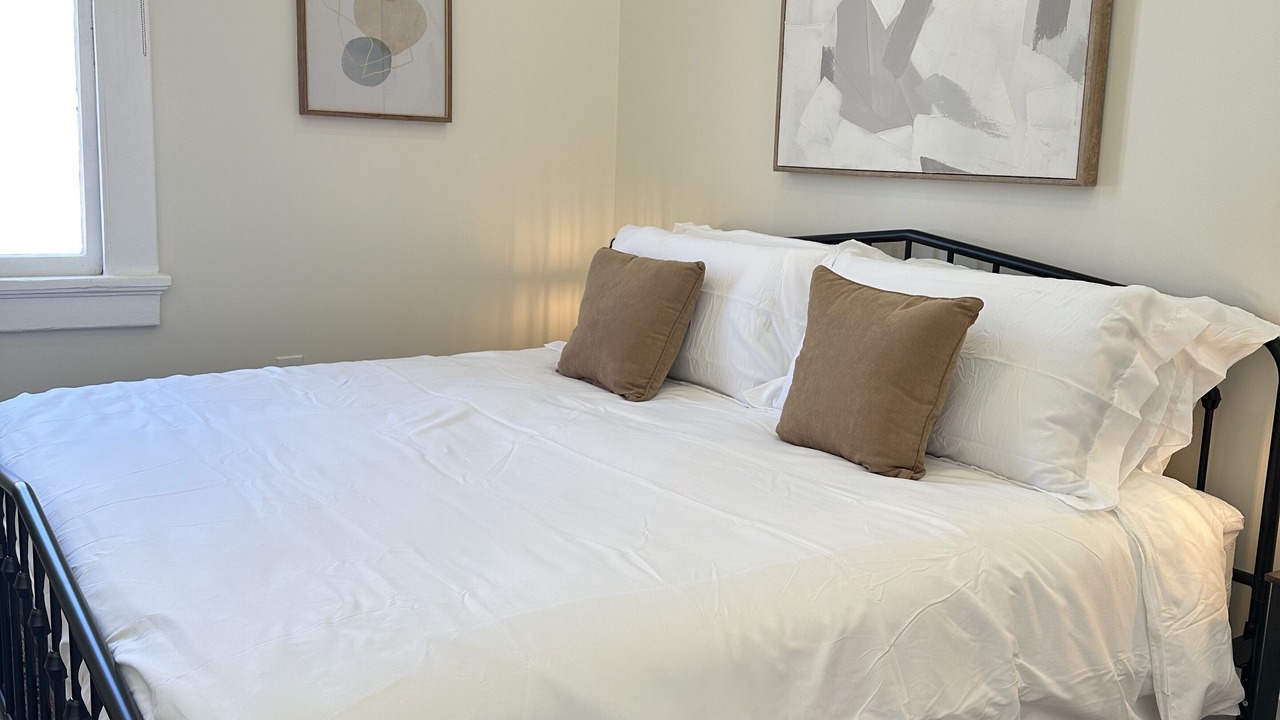 Photo of Bedroom in Mid-City