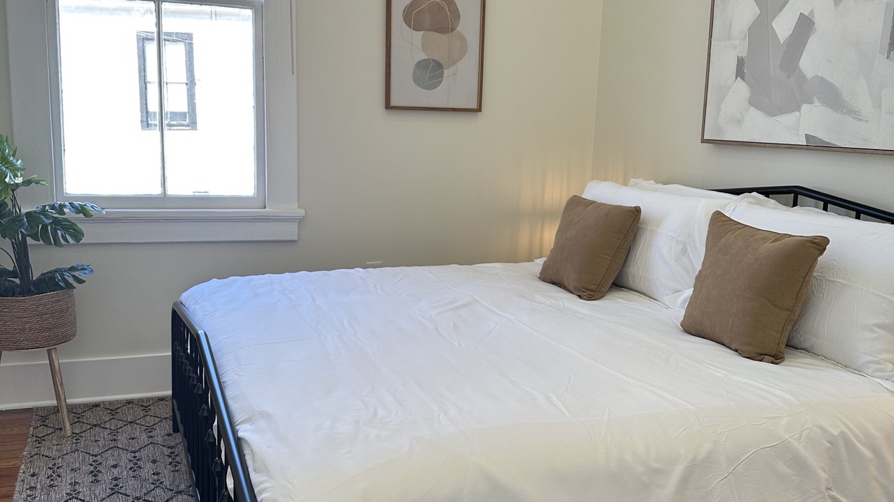 Photo of Bedroom in Mid-City