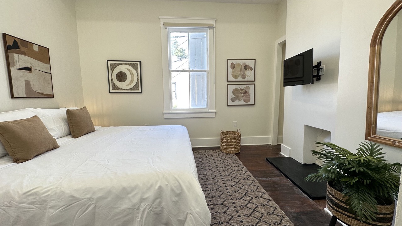 Photo of Bedroom in Mid-City