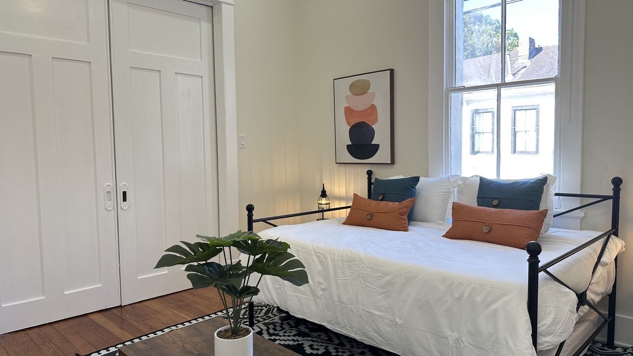 Photo of Bedroom in Mid-City